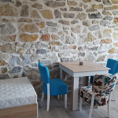 Ela Ela 3* Prekodolce