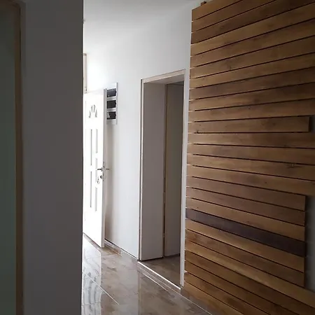 Ela Ela Guest house 3*