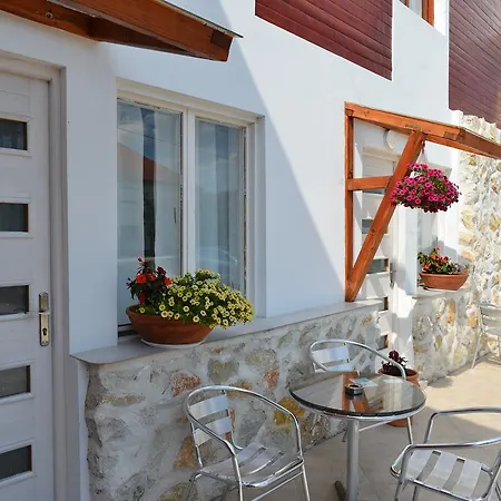 게스트하우스 Ela Ela 3*