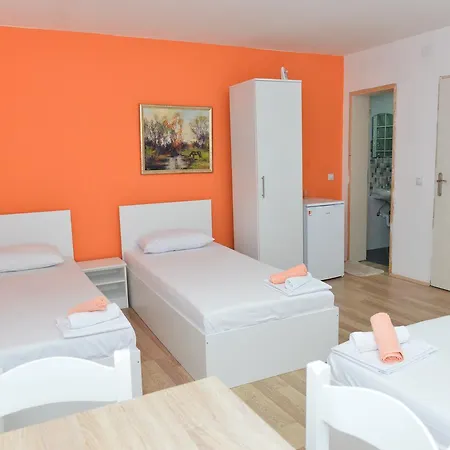 Guest house Ela Ela 3*